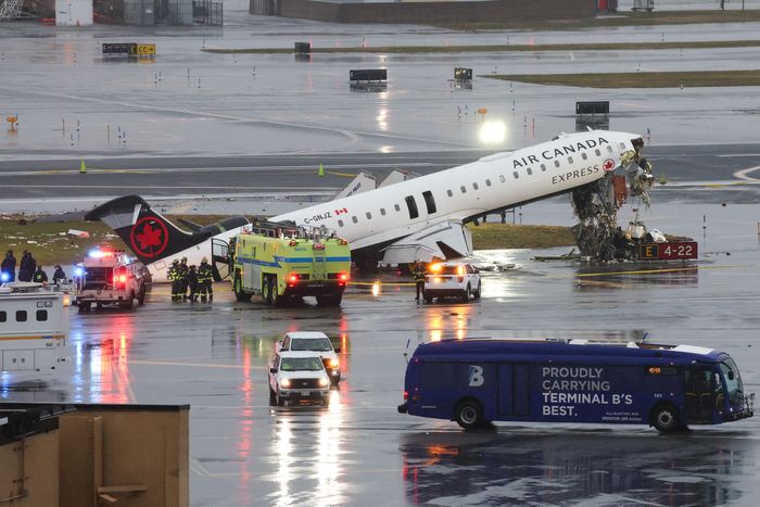 Here’s How the Fatal La Guardia Collision Happened, Second by Second